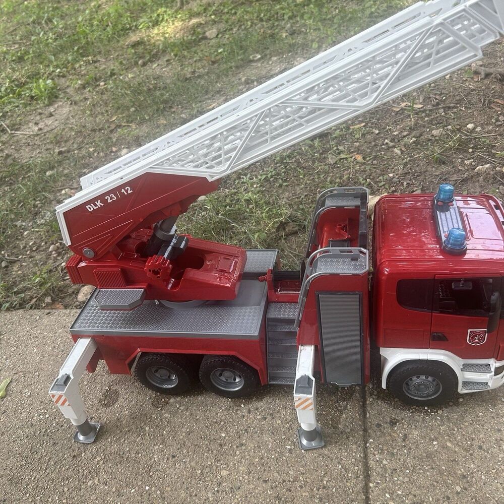 Bruder Scania Fire Engine Ladder Rescue Truck Toy 1/16 Made in Germany - Picture 2 of 15